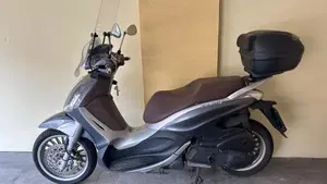 Piaggio Beverly 300 i.e. ABS-ASR (2016 - 20)  (5)