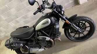 Ducati Scrambler 800 Icon Dark (2021 - 22) usata