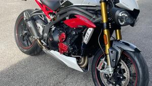 Triumph Speed Triple 1050 R ABS (2016 - 17) 