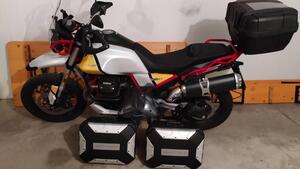 Moto Guzzi V85 TT Evocative Graphics (2021 - 23) 