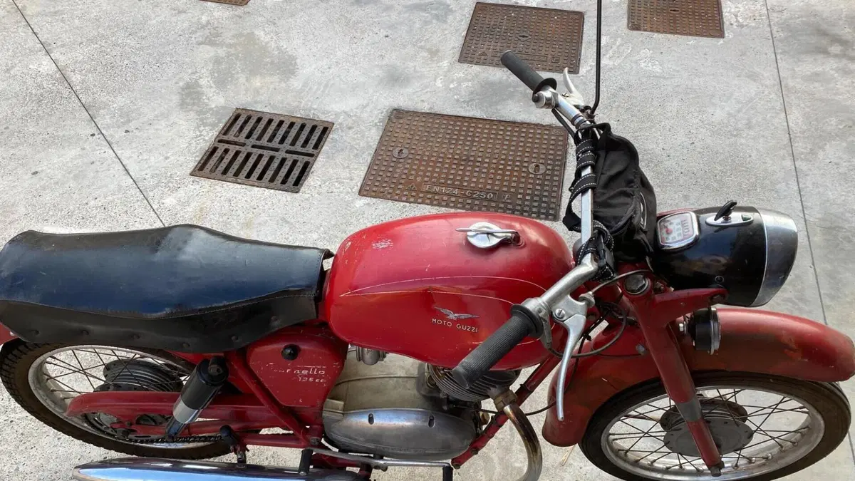 Moto Guzzi   (2)