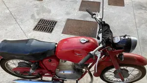 Moto Guzzi   (2)
