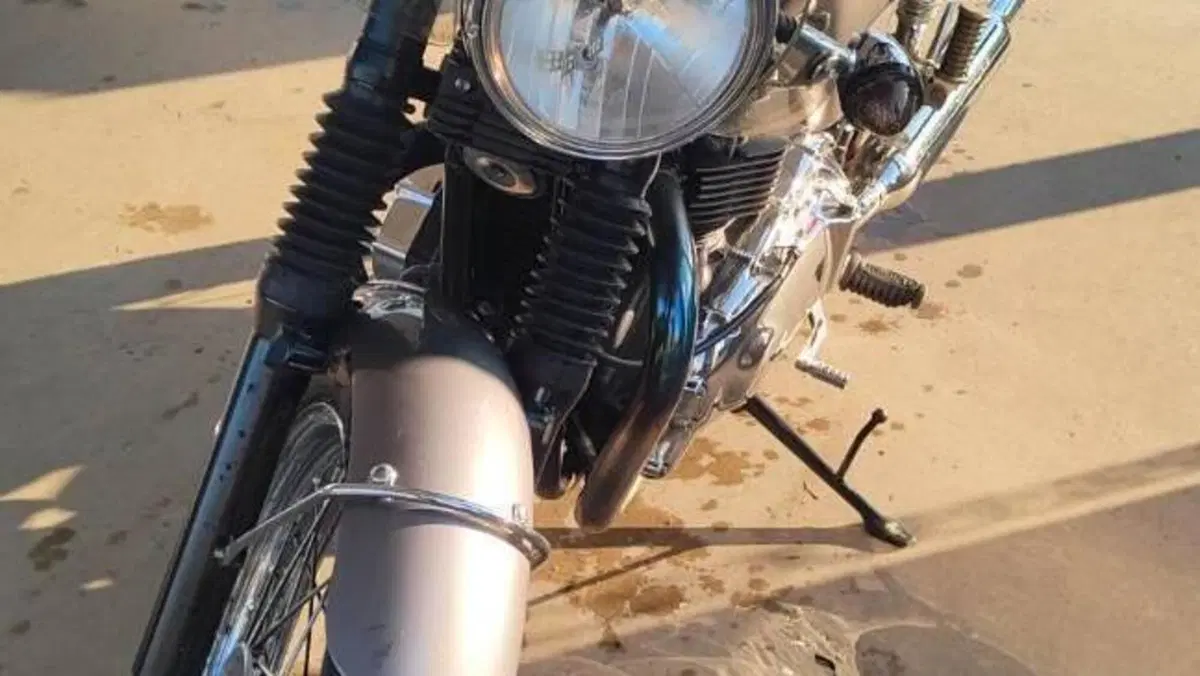 Triumph Bonneville T100 (2008 - 16)  (2)