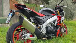 Aprilia Tuono V4 Factory (2021 - 24)  (5)