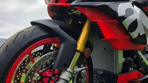 Aprilia Tuono V4 Factory (2021 - 24)  (8)