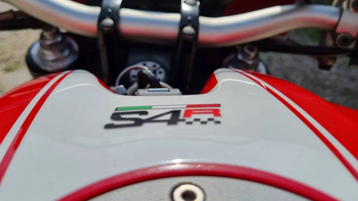Ducati Monster S4R Testastretta  (9)
