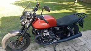 Moto Guzzi V7 850 Stone Special Abs (2021) 