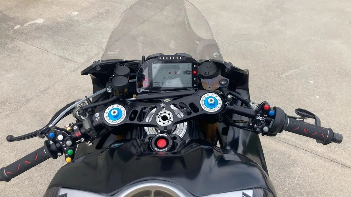 Ducati Panigale V4 R (2023 - 24)  (2)