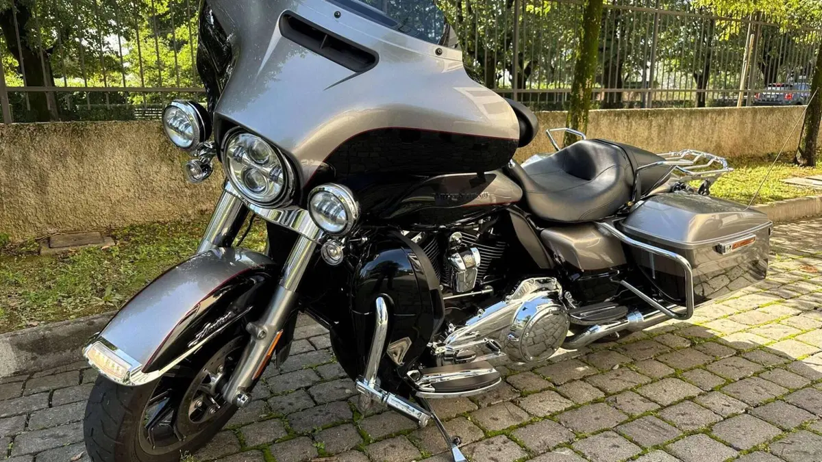 Harley-Davidson 107 Electra Glide Ultra Limited (2017 - 18) - FLHTK  (2)