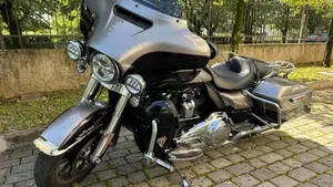 Harley-Davidson 107 Electra Glide Ultra Limited (2017 - 18) - FLHTK  (2)