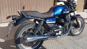 Moto Guzzi V7 Special (2021 - 24) 
