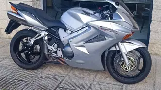 Honda VFR 800 (2002 - 05) usata