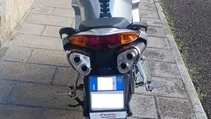 Honda VFR 800 (2002 - 05)  (2)