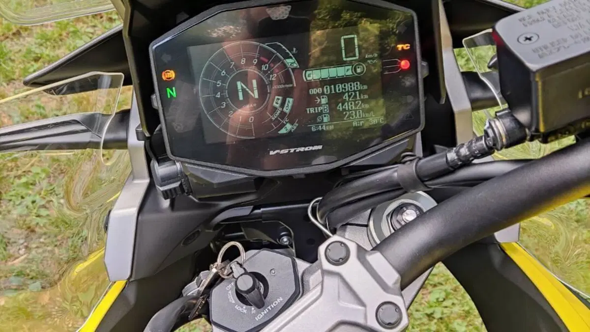 Suzuki V-Strom 1050XT (2020 - 23)  (2)