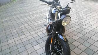 Triumph Street Twin 900 (2021 - 22) usata
