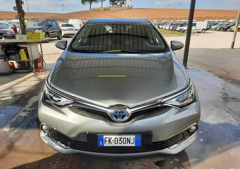 Toyota Auris 1.8 Hybrid Lounge 