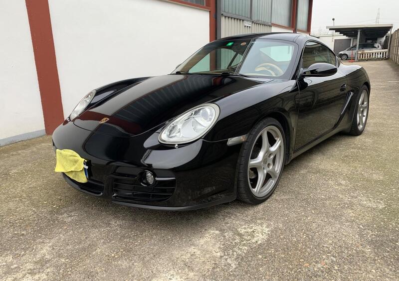 Porsche Cayman 2.7 
