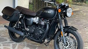 Triumph Bonneville T120 Black Stealth Edition (2024) 