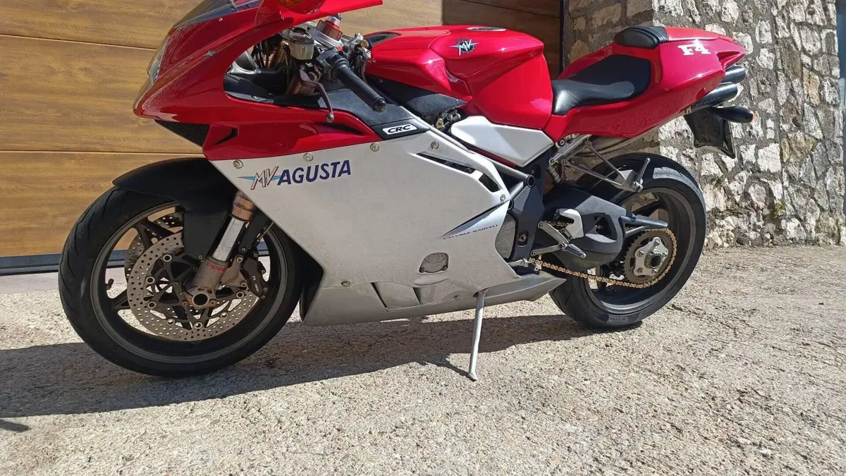 MV Agusta F4 750 S 1+1 (2000 - 02)  (2)