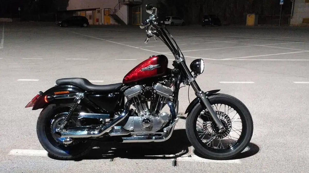 Harley-Davidson 883 Standard (1994 - 00) - XLH 