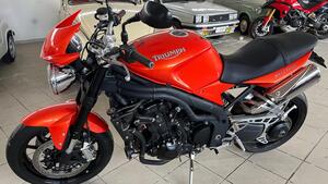 Triumph Speed Triple 1050 (2005 - 11) 