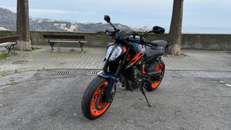 KTM 890 Duke R (2022 - 23) usata