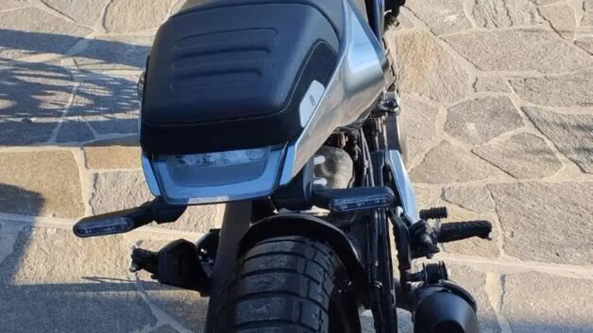 Husqvarna Svartpilen 401 (2021 - 23)  (7)