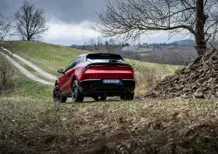 Alfa Romeo Junior Q4, usa l'elettrico per l'integrale, ma non sempre [VIDEO]