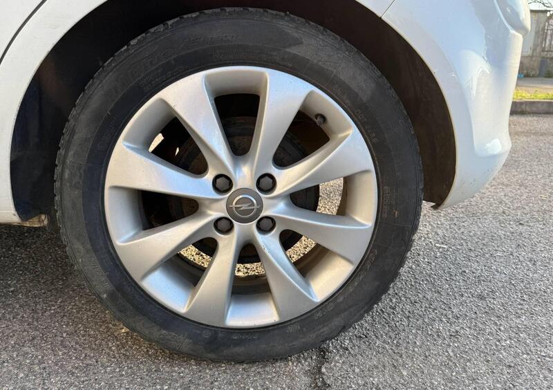 Opel Corsa 1.2 85CV 3 porte GPL-TECH b-color