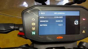 KTM 890 Duke R (2022 - 23) 
