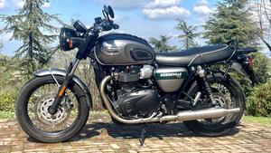 Triumph Bonneville T100 Gold Line Edition (2022) 