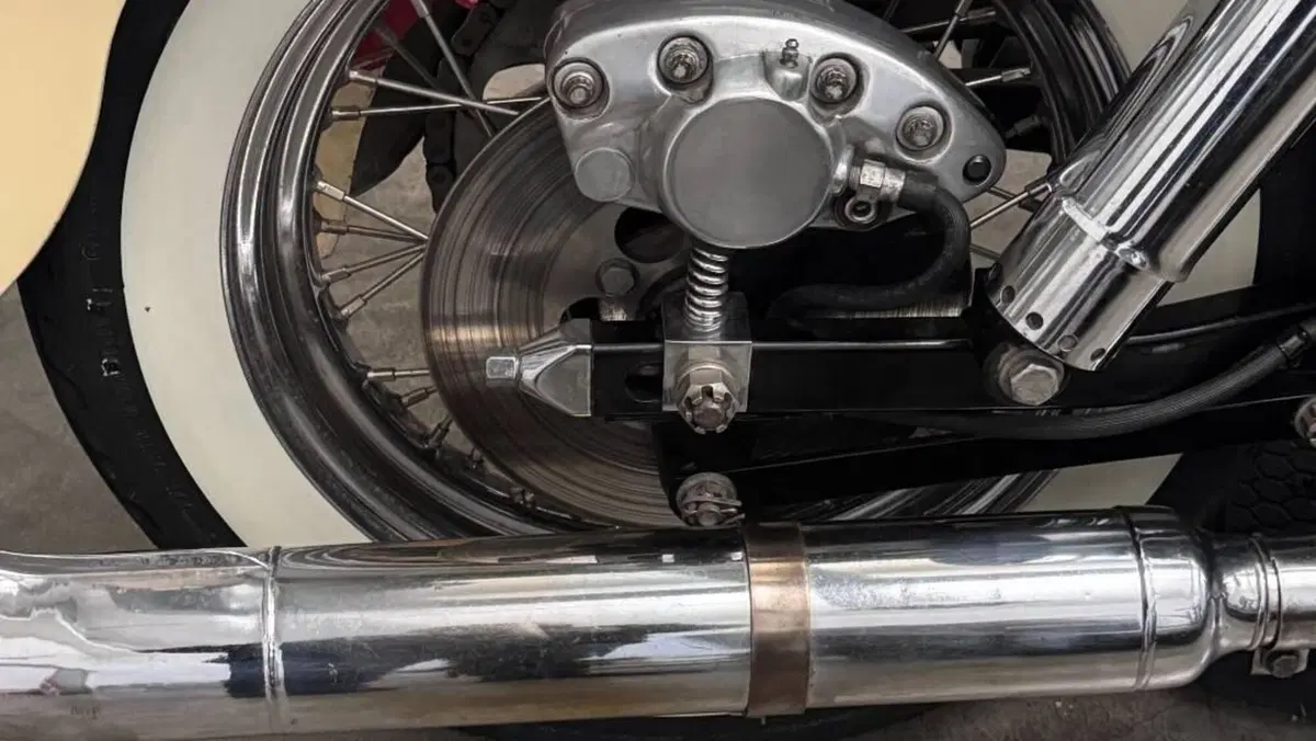 Harley-Davidson   (2)
