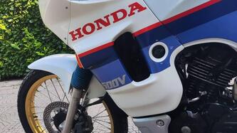 Honda transalp 600 epoca