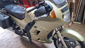 Kawasaki GTR 1000 