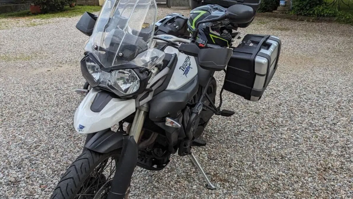 Triumph Tiger 800 XC ABS (2010 - 14)  (2)