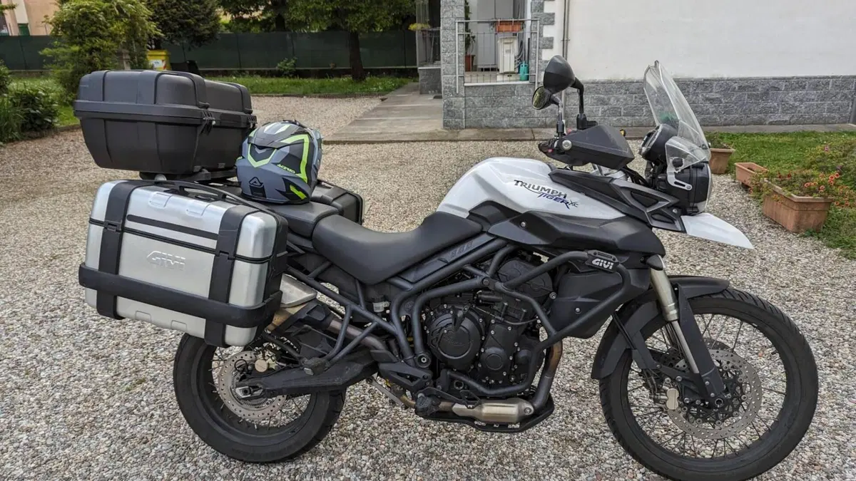 Triumph Tiger 800 XC ABS (2010 - 14)  (4)