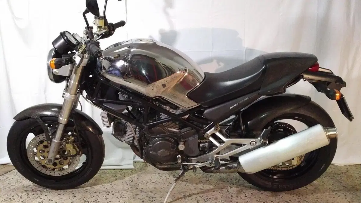 Ducati Monster 900 (1997 - 98)  (2)