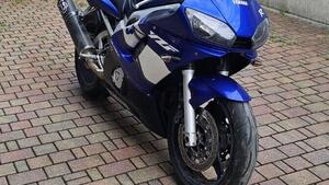 Yamaha YZF R6 (2001 - 02) 