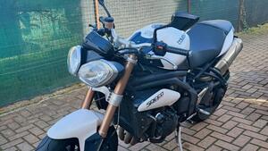 Triumph Speed Triple 1050 (2011 - 13) 