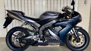 Yamaha YZF R1 (2004 - 05) 
