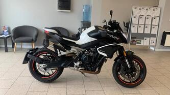 CFMOTO 800NK Advanced (2023 - 25) usata