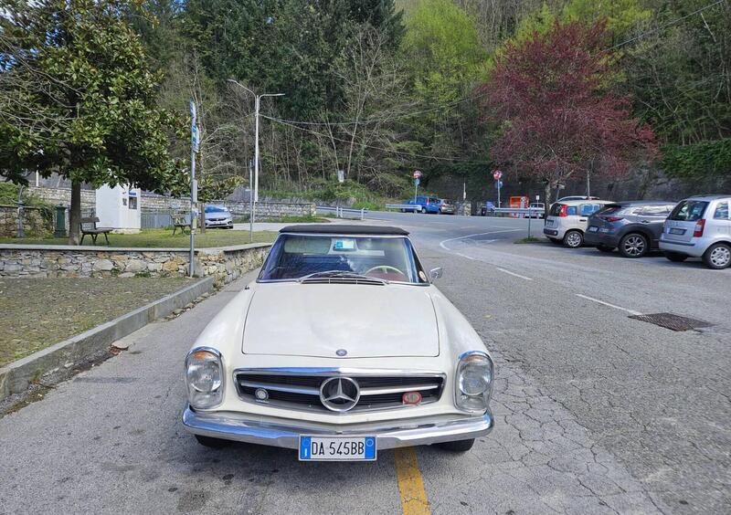 Mercedes-Benz 230 SL 