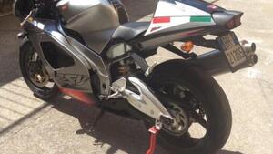Aprilia RSV 1000 (2002) 