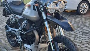 Moto Guzzi V85 TT Travel (2021 - 23) 