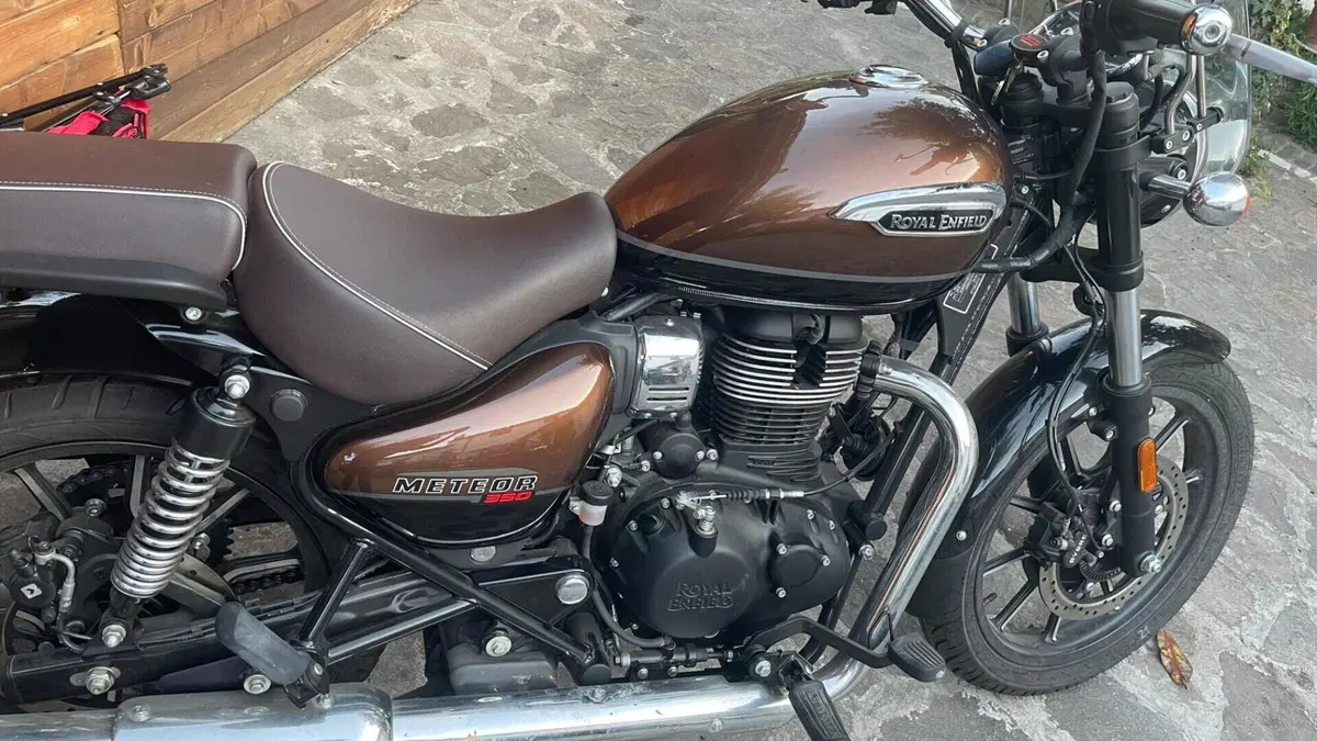 Royal Enfield Meteor 350 (2021 - 26)  (2)