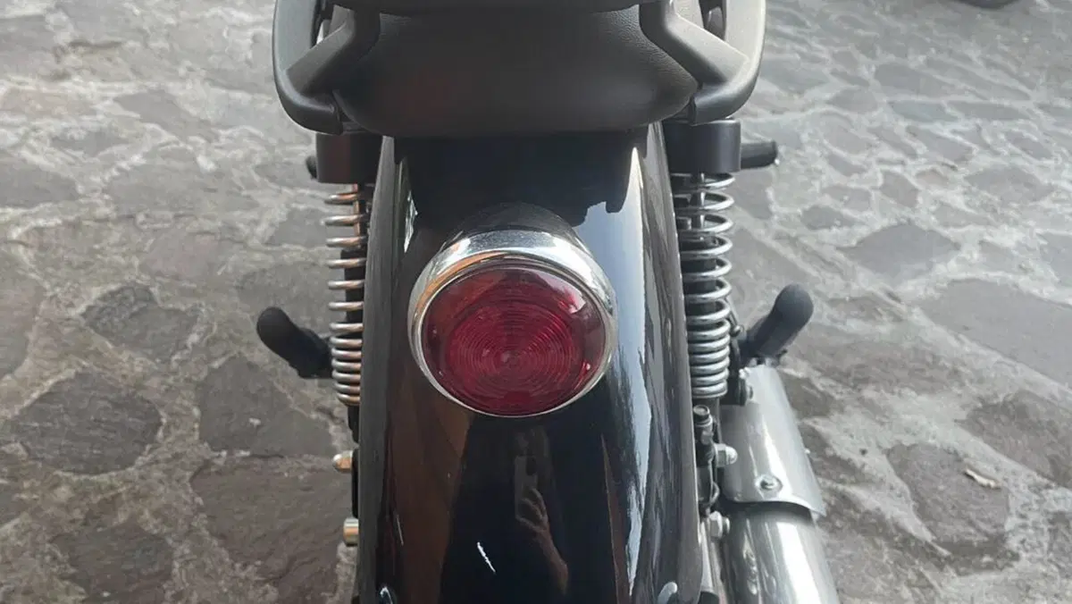 Royal Enfield Meteor 350 (2021 - 26)  (3)
