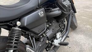 Moto Guzzi V7 Stone (2021 - 24) 