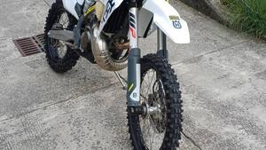 Husqvarna TE 300i (2022) 