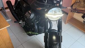 Moto Guzzi V7 Stone (2021 - 24) 