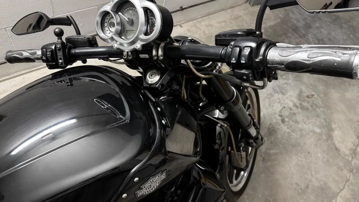 Harley-Davidson 1250 V-Rod Muscle (2009 - 17) - VRSCF  (5)